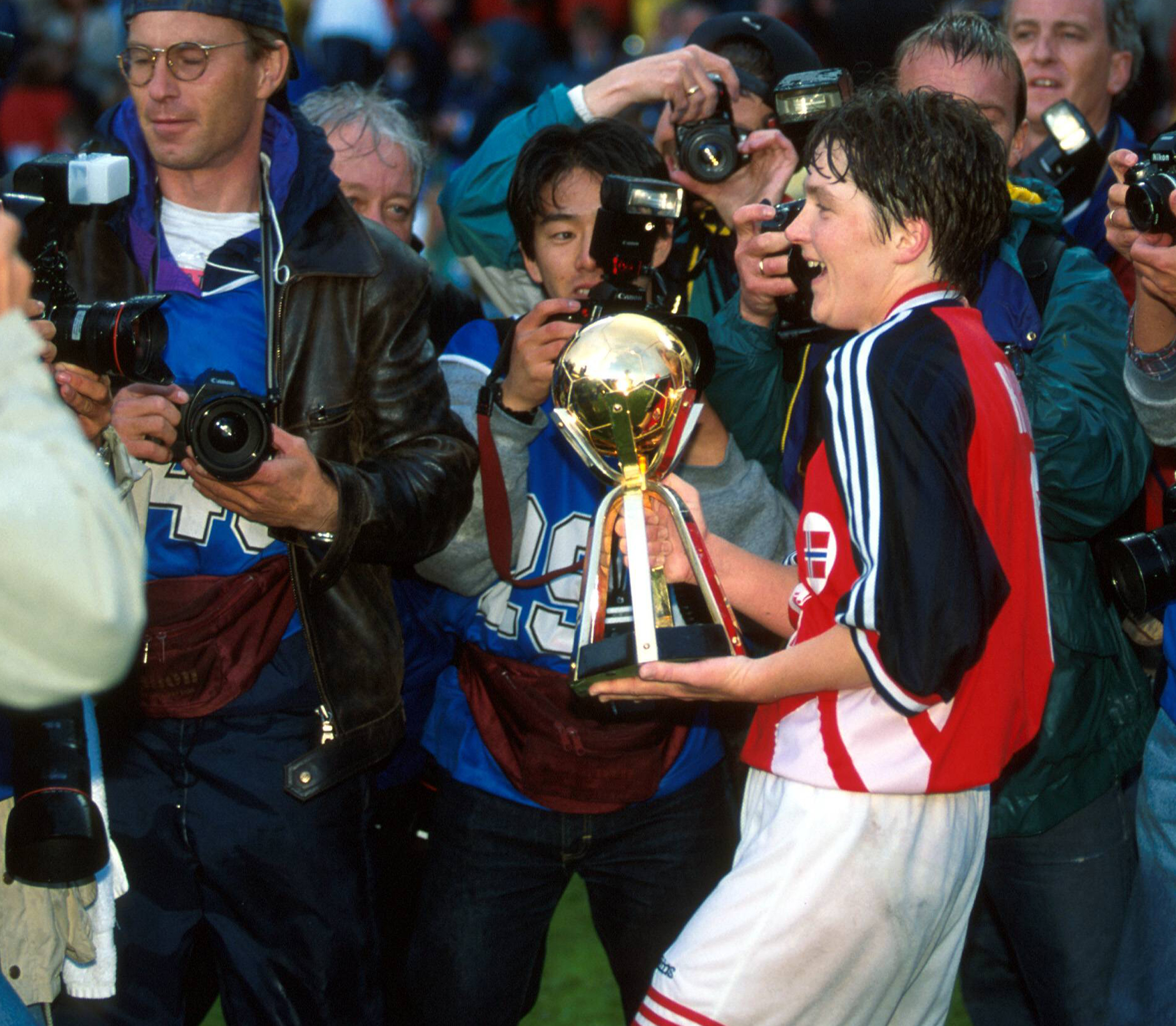 1995 Women's World Cup – Soccer Politics / The Politics of Football