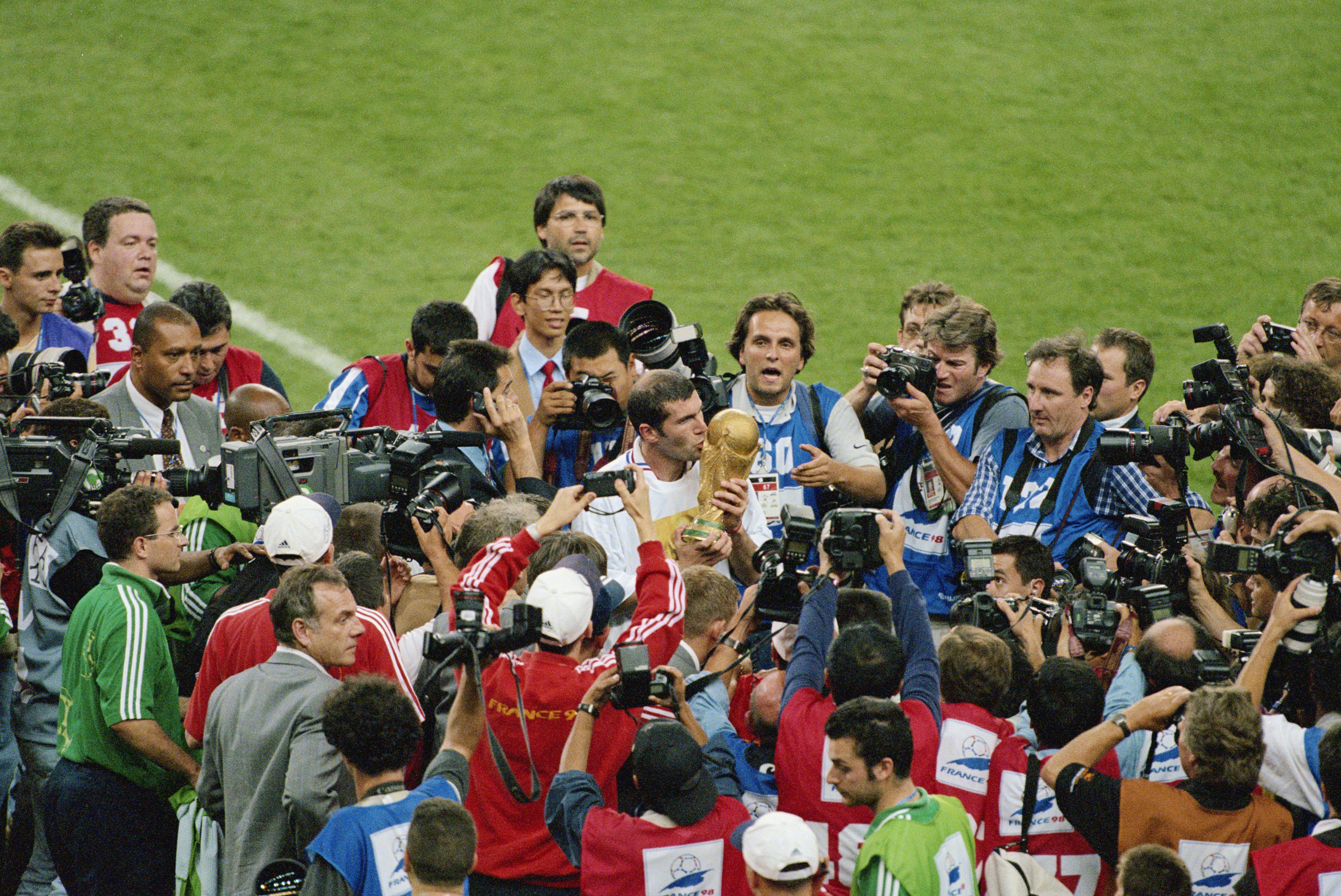 What are some of the most iconic World Cup finals performances? Maradona,  Pelé, Zidane - AS USA