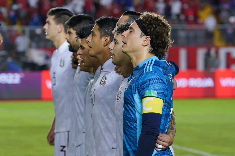 CIUDAD DE PANAMA, PANAMA - SEPTEMBER 08: Players of Mexico line up prior the match between Panama and Mexico as part of the Concacaf 2022 FIFA World Cup Qualifier at Estadio Rommel Fernandez on September 08, 2021 in Ciudad de Panama, Panama. (Photo by Eliecer Aizprua Banfield/Getty Images)