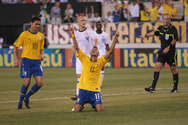 Ten moments from Neymar's ten Brazil years