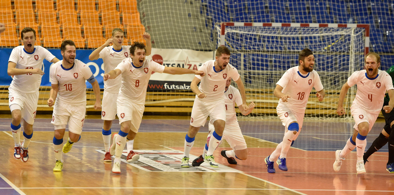 Czech Republic celebrate qualifying for the FIFA Futsal World Cup Lithuania 2021