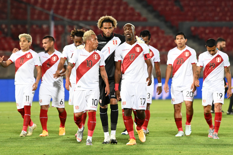 Pedro Gallese of Peru leaves the pitch after the first half 