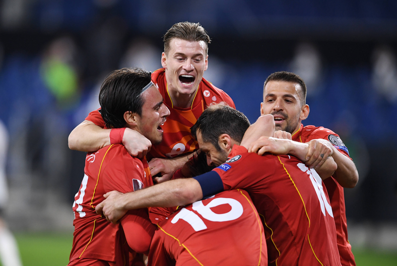 FUSSBALL INTERNATIONAL QUALIFIKATION WM 2022 Katar in Duisburg Gruppe J Deutschland - Nordmazedonien 31.03.2031 JUBEL Nordmazedonien Torschuetze zum 1-2 Eljif Elmas, Ezgjan Alioski, Goran Pandev und Aleksandar Trajkovski v.li. *** FOOTBALL INTERNATIONAL QUALIFICATION World Cup 2022 Qatar in Duisburg Group J Germany North Macedonia 31 03 2031 JUBEL North Macedonia Goal scorers to 1 2 Eljif Elmas, Ezgjan Alioski, Goran Pandev and Aleksandar Trajkovski v li