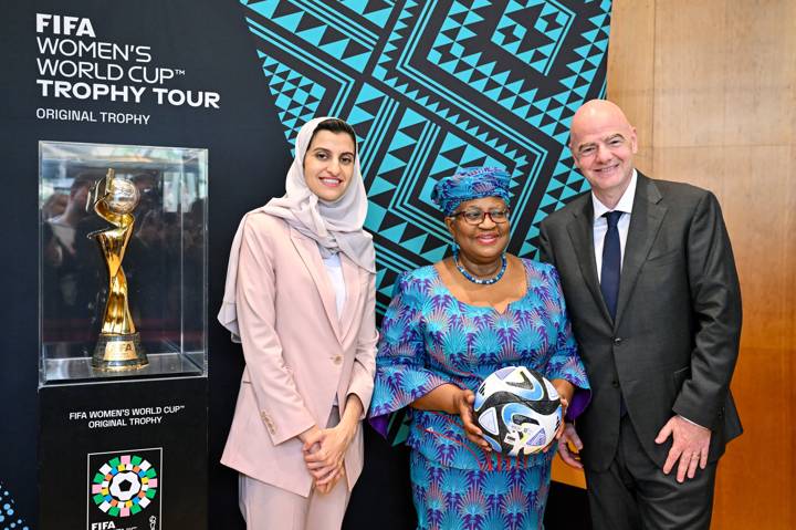 FIFA President Gianni Infantino (R) alongside HRH Princess Reem Bint Abdullah Bin Mosaad Al Saud (L) and World Trade Organization General-Director Dr Ngozi Okonjo-Iweala (C) pose for a photo