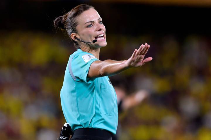 Referee Marta Huerta de Aza reacts during the FIFA U-20 Women's World Cup Colombia 2024 Round Of 16 match