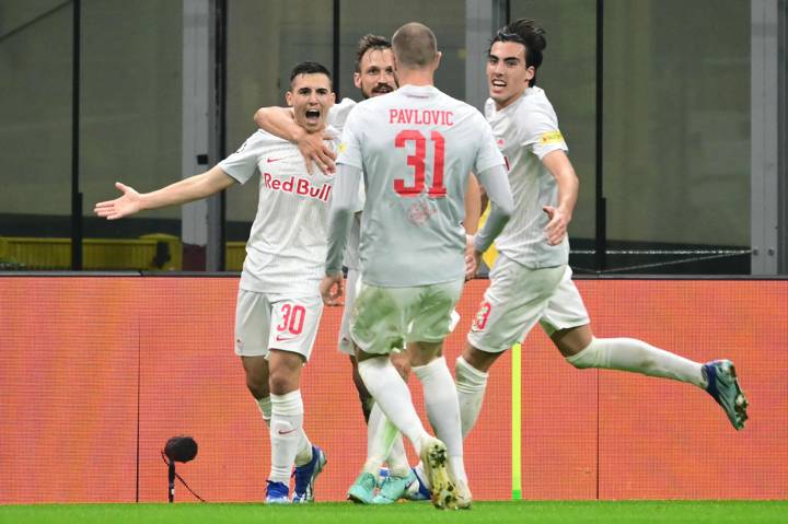 Salzburg's Oscar Gloukh celebrates with teammates 