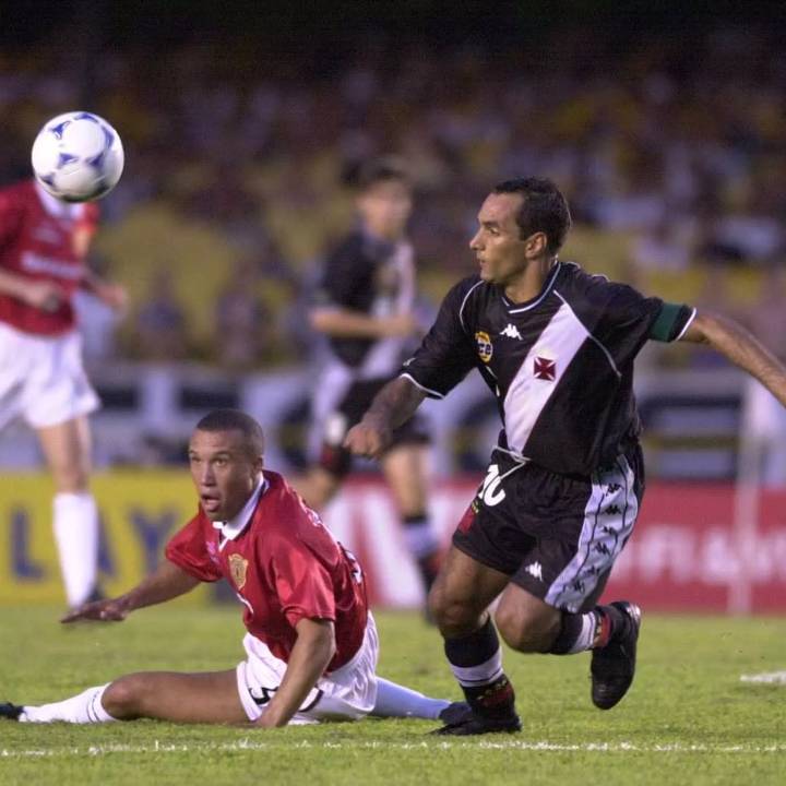 8 Jan 2000:  Mikael Silvestre of Manchester is beaten by Edmundo of Vasco during the Vasco da Gama v Manchester United  World Club Championship Group B math at the Maracana Stadium, Rio de Janeiro, Brazil. Mandatory Credit: Shaun Botterill/ALLSPORT