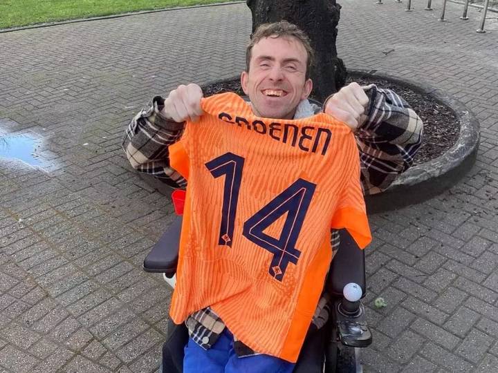 Media Ops volunteer Josh Perry (JP) with Jackie Groenen's shirt from Netherlands v Portugal