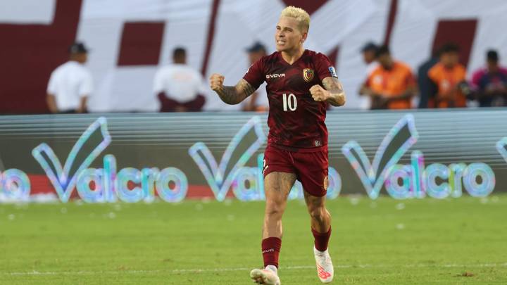 MATURIN, VENEZUELA - OCTOBER 17: Yeferson Soteldo of Venezuela celebrates after scoring the team's first goal during the FIFA World Cup 2026 Qualifier match between Venezuela and Chile at Estadio Monumental de Maturin on October 17, 2023 in Maturin, Venezuela. (Photo by Edilzon Gamez/Getty Images)