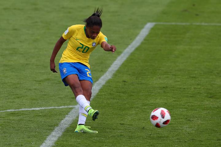 Ary Borges scores a goal at the FIFA U-20 Women’s World Cup France 2018™