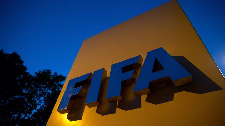 ZURICH, SWITZERLAND - JUNE 02: A FIFA logo sits on a sign at the FIFA headquarters on June 2, 2015 in Zurich, Switzerland.  (Photo by Philipp Schmidli/Getty Images)