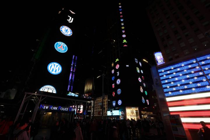 NEW YORK, UNITED STATES - SEPTEMBER 28: Times Square screens showcase the FIFA Club World Cup (FCWC25) on September 28, 2024 in New York, United States. (Photo by Ira Black - FIFA/FIFA via Getty Images)