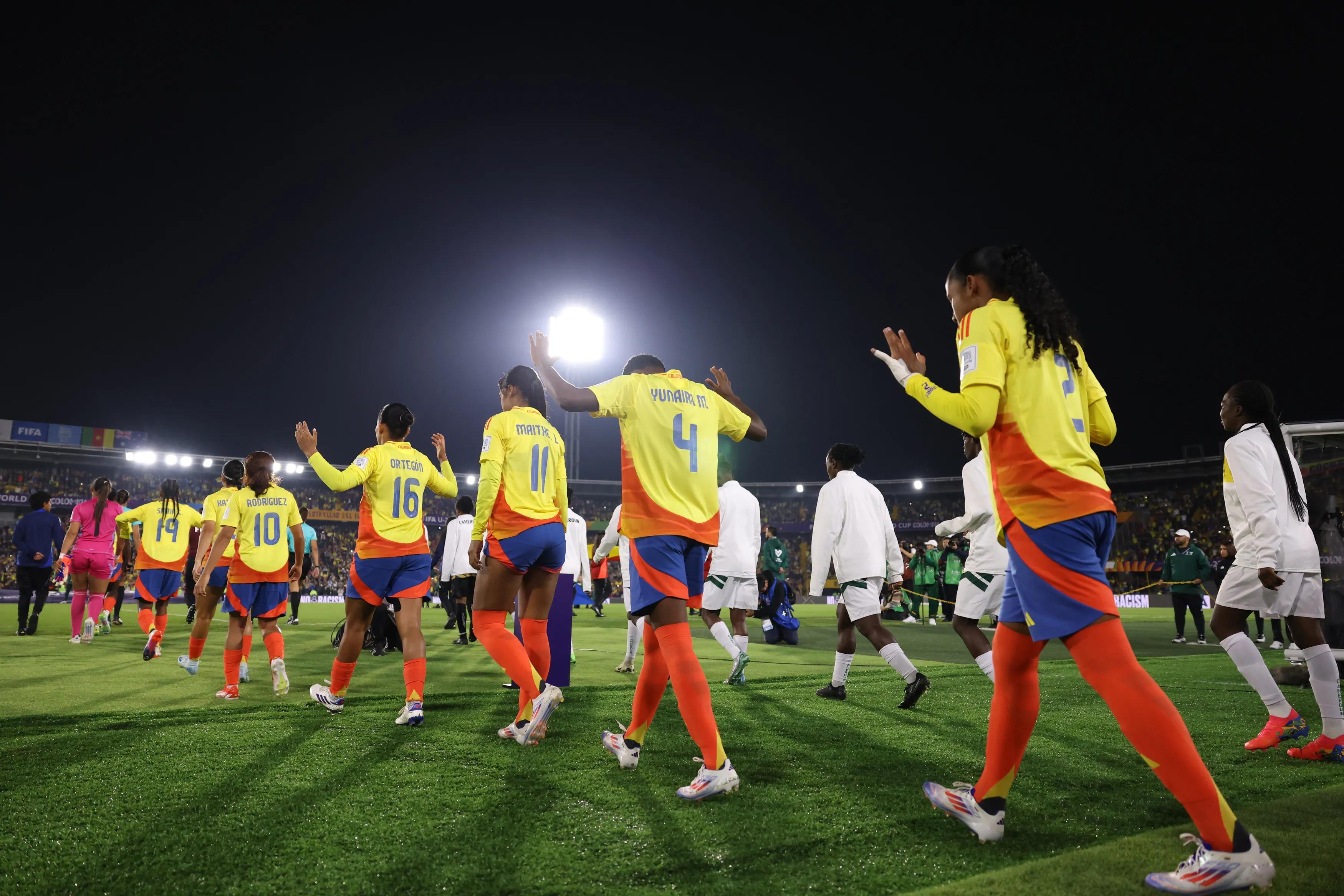 Colombia take to the pitch at the U-20 Women's World Cup. 