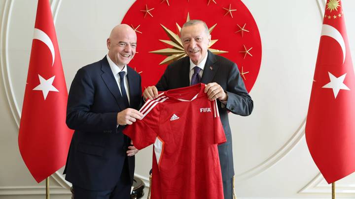 ISTANBUL, TURKIYE - JUNE 10: (EDITORIAL USE ONLY - MANDATORY CREDIT - 'TURKISH PRESIDENCY / MURAT CETINMUHURDAR / HANDOUT' - NO MARKETING NO ADVERTISING CAMPAIGNS) Turkish President Recep Tayyip Erdogan (R) receives FIFA President Gianni Infantino (L) in Istanbul, Turkiye on June 10, 2023. (Photo by TUR Presidency / Murat Cetinmuhurdar)