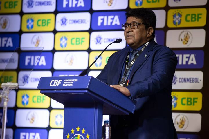 CBF President Ednaldo Rodrigues presents at the Seminário de Combate ao Racismo e à Violência no Futebol 