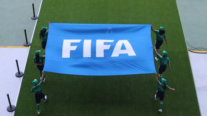 SAN JOSE, COSTA RICA - AUGUST 20: FIFA Youth Programme kids with FIFA flag before the FIFA U-20 Women's World Cup Costa Rica 2022 quarterfinals match between Spain and Mexico at Estadio Nacional de Costa Rica on August 20, 2022 in San Jose, Costa Rica. (Photo by Katelyn Mulcahy - FIFA/FIFA via Getty Images)