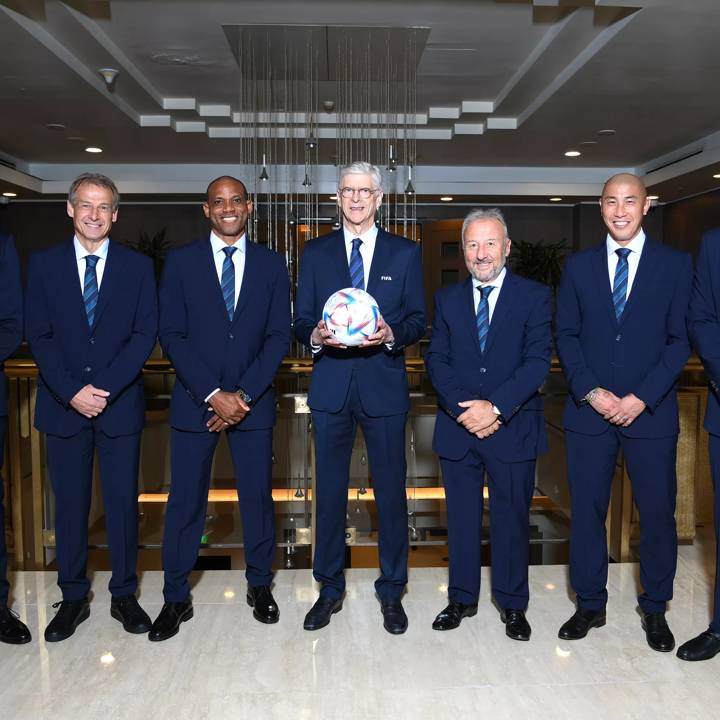 DOHA, QATAR - NOVEMBER 17:   Members of the Technical Study Group for the FIFA World Cup 2022 pose for a group photograph (L-R) Pascal Zuberbuhler, Jurgen Klinsmann, Sunday Oliseh, Arsene Wenger, Alberto Zacheroni, Du-ri Cha and Faryd Mondragon at the Intercontinental Beach Club Hotel on November 17, 2022 in Doha, Qatar. (Photo by Shaun Botterill - FIFA/FIFA via Getty Images)