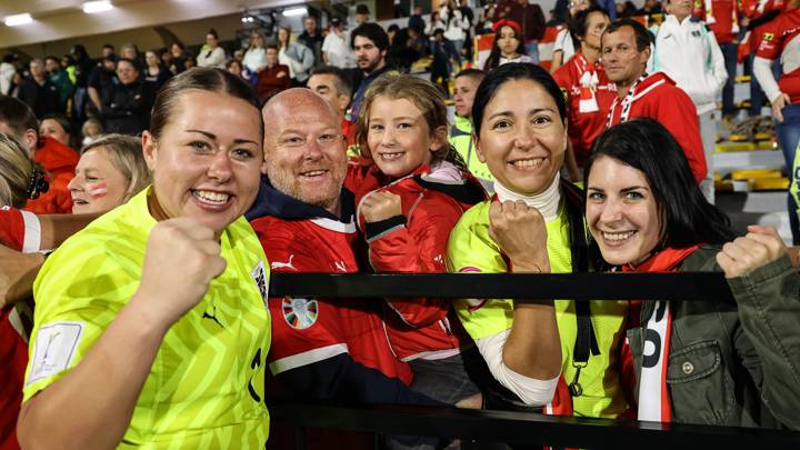 BOGOTA, COLOMBIA - SEPTEMBER 02: Mariella El Sherif of Austria pose with her family after winning the FIFA U-20 Women's World Cup Colombia 2024 match between Ghana and Austria at Estadio Metropolitano de Techo on September 02, 2024 in Bogota, Colombia. (Photo by Buda Mendes - FIFA/FIFA via Getty Images)