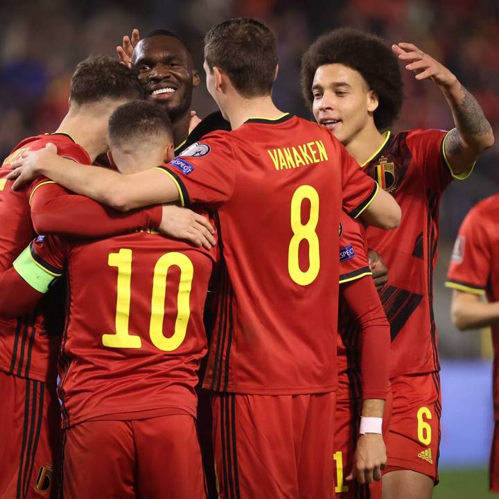  Belgium s Christian Benteke and Belgium s Yannick Carrasco celebrate after scoring during a soccer match between Belgian national team, Nationalteam the Red Devils and Estonia s national team, in Brussels, Saturday 13 November 2021, game 7 in group E of the qualifications for the 2022 FIFA World Cup, WM, Weltmeisterschaft, Fussball VIRGINIExLEFOUR PUBLICATIONxNOTxINxBELxFRAxNED x3135546x