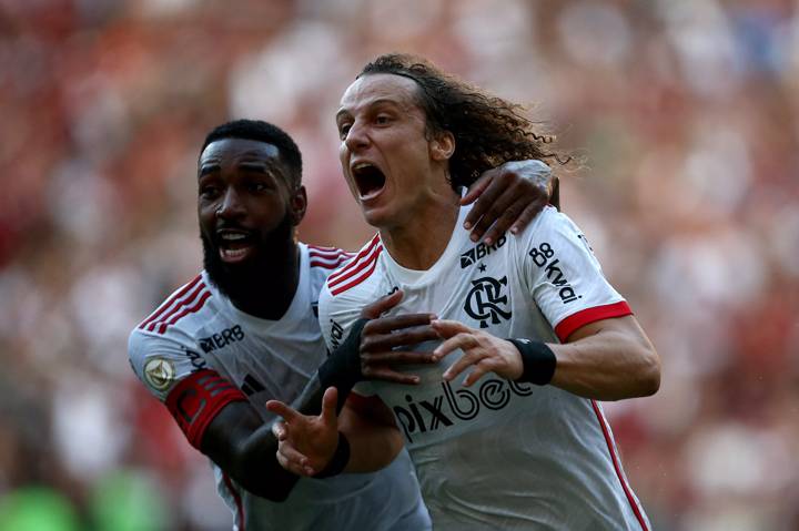 David Luiz of Flamengo celebrates with teammate Gerson