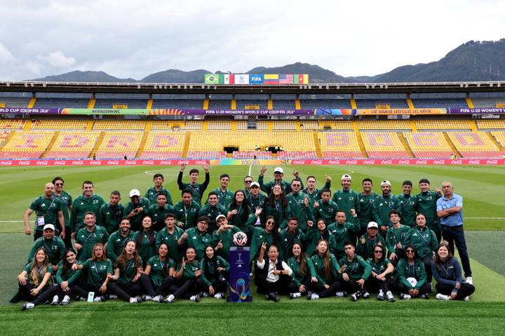 Volunteers pose for a team photo prior to the FIFA U-20 Women's World Cup Colombia 2024 Round Of 16 match 