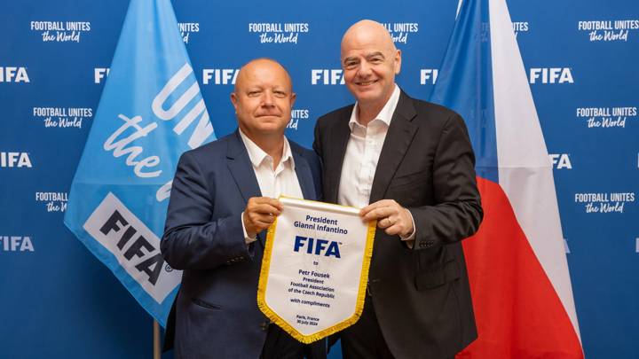 PARIS, FRANCE - JULY 30: FIFA President Gianni Infantino presents pennant to Football Association of the Czech Republic (FACR) President Petr Fousek during a meeting between FIFA and the Football Association of the Czech Republic (FACR) at FIFA's Paris office on July 30, 2024 in Paris, France. (Photo by Léo-Paul Ridet/FIFA)