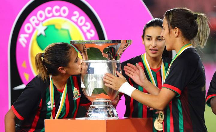 Players of AS FAR with the CAF Women's Champions League trophy