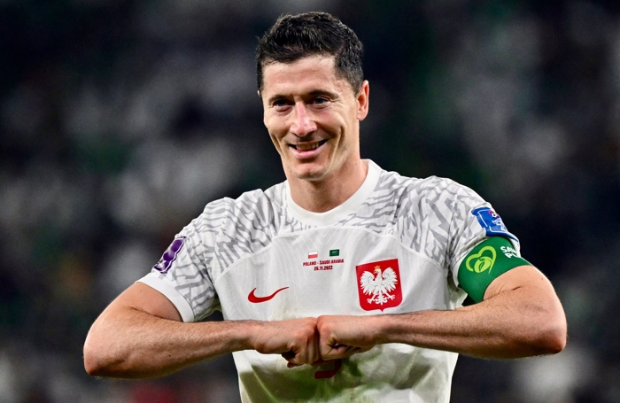 Lewandowski, Szczesny lead Poland to victory