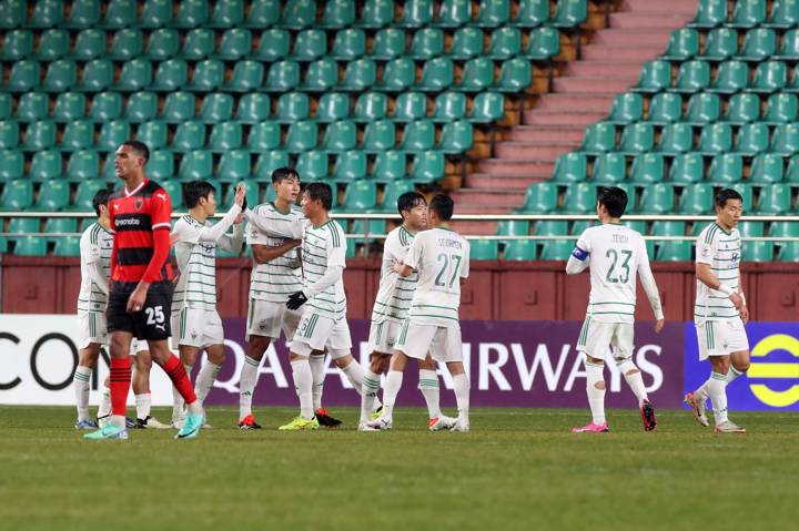 Jeonbuk Hyundai Motors players celebrate