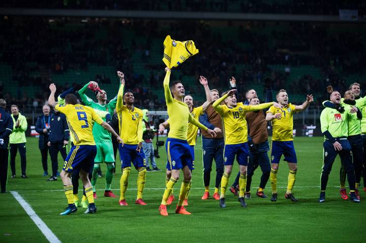 Sweden celebrate beating Italy in their play-off for a place at Russia 2018