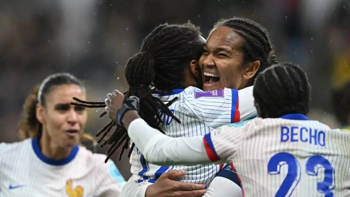 France's defender #03 Wendie Renard celebrates her 0-1 with team-mates during the UEFA Women's Euro 2025 qualifying football match between Sweden and France in Gothenburg, Sweden on April 9, 2024. (Photo by Jonathan NACKSTRAND / AFP) (Photo by JONATHAN NACKSTRAND/AFP via Getty Images)