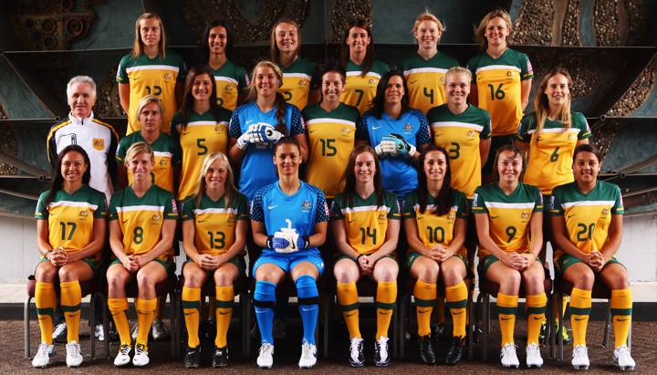 Matildas squad photo in 2011 including Tom Sermanni 