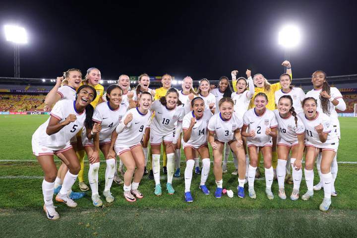 Players of USA celebrate after winning