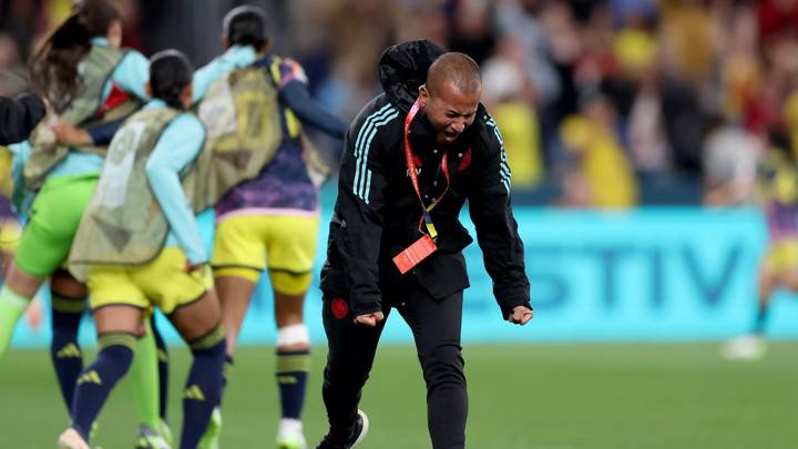 SYDNEY, AUSTRALIA - JULY 30: Angelo Marsiglia, Assistant Coach of Colombia, celebrates following victory after the FIFA Women's World Cup Australia & New Zealand 2023 Group H match between Germany and Colombia at Sydney Football Stadium on July 30, 2023 in Sydney / Gadigal, Australia. (Photo by Mark Metcalfe - FIFA/FIFA via Getty Images)