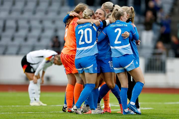 Players of Iceland celebrates after winning their game during the UEFA Women's EURO 2025 qualifying match between Iceland and Germany at on July 12, 2024 in Reykjavik, Iceland. (Photo by Hulda Margret/Getty Images)