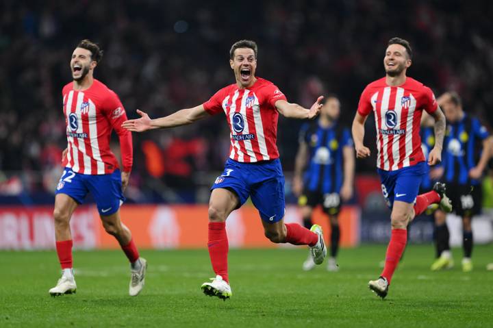 Cesar Azpilicueta of Atletico Madrid celebrates