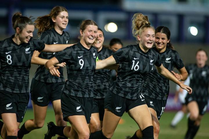 New Zealand celebrate winning the 2023 OFC U-19 Championship