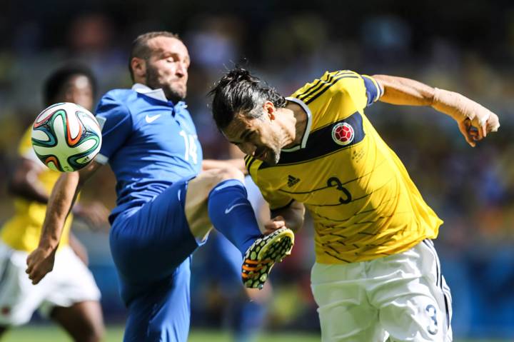 BELO HORIZONTE MG 14 06 2014 COLOMBIA vs GREECE Mario Yepes vs Dimitrios Salpingidis x