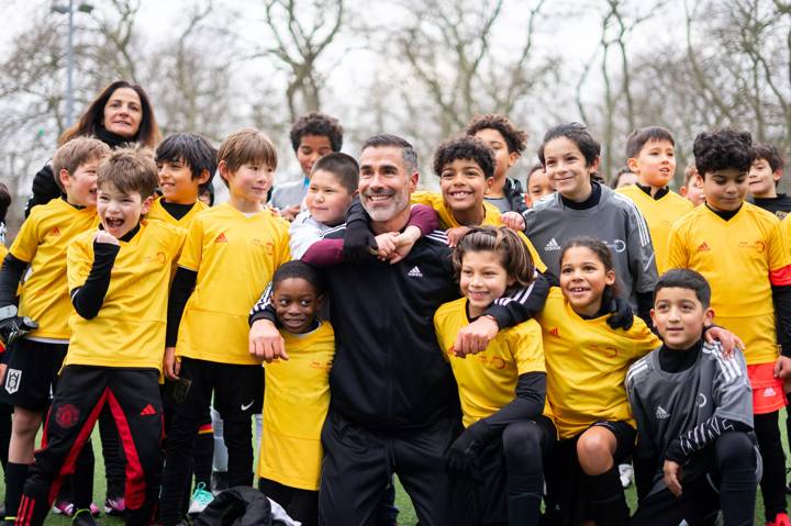 FIFA Legend Juan Pablo Angel pictured with kids at Bloomsbury Football