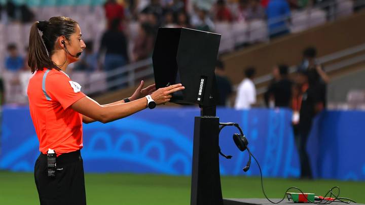 NAVI MUMBAI, INDIA - OCTOBER 12: A VAR review is made on the pitch side monitor during the FIFA U-17 Women's World Cup 2022 group stage match between Mexico and China at DY Patil Stadium on October 12, 2022 in Navi Mumbai, India. (Photo by Stephen Pond - FIFA/FIFA via Getty Images)