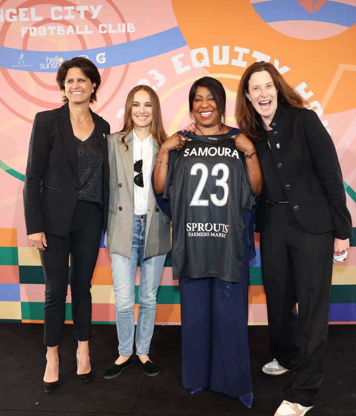 Julie Uhrman - Co-Founder and President of Angel City FC, Natalie Portman, FIFA Secretary General Fatma Samoura and Kara Kara Nortman pose for a group photo 