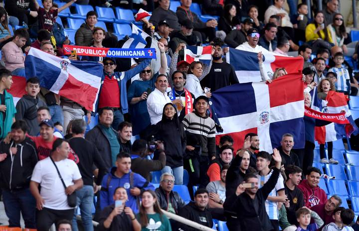 Fans of Dominican Republic cheer for their team prior to a FIFA U-20 World Cup Argentina 2023 match