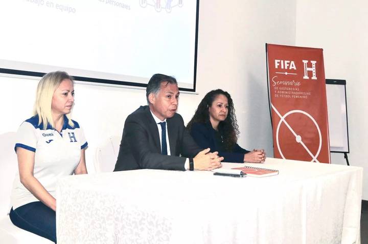 Women's football seminar in Honduras