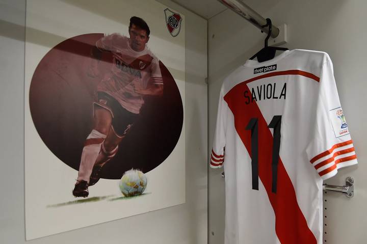 The shirt of Javier Saviola of River Plate is prepared in the dressing room 