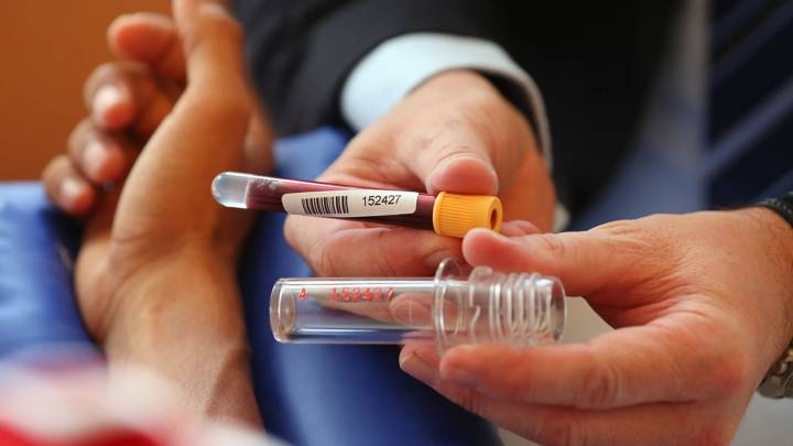 AGADIR, MOROCCO - DECEMBER 10:  FIFA medical officers take blood samples from the players of Al Ahly Sport Club during doping control on December 10, 2013 in Agadir, Morocco.  (Photo by Alex Livesey - FIFA/FIFA via Getty Images)