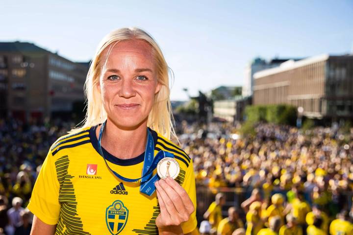 Caroline Seger poses with her medal during the bronze celebrations of the Swedish women s national team, Nationalteam after the FIFA Women s World Cup on July 8, 2019 in Gothenburg.