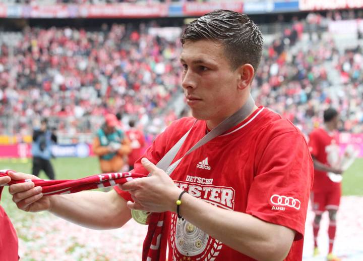 Pierre Emile Hojbjerg nach dem Gewinn der Bundesliga mit dem FC Bayern München im Jahr 2013.