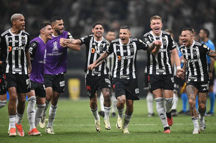 Atletico Mineiro players celebrate