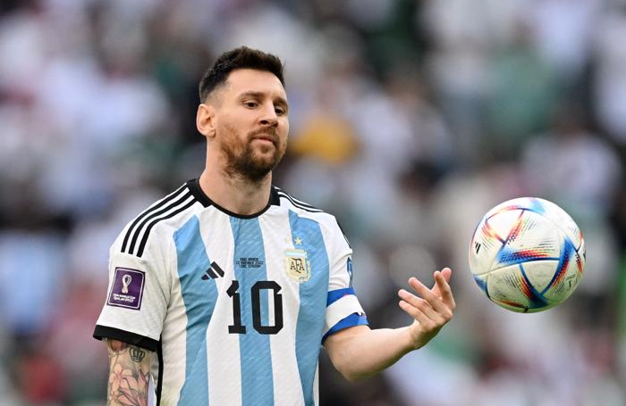 Messi urges Argentina unity after hard blow of Saudi Arabia defeat