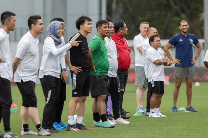 FIFA Football for Schools Regional Workshop - Members from several delegations in practical training session